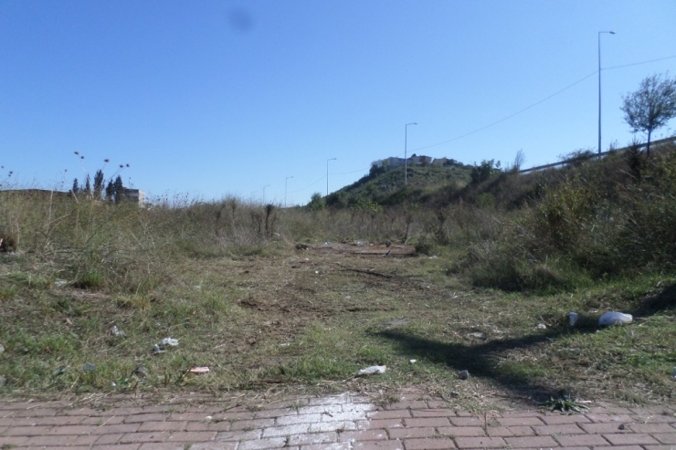 Boş Araziye Moloz Döken Şahsa 5 Bin Tl Para Cezası