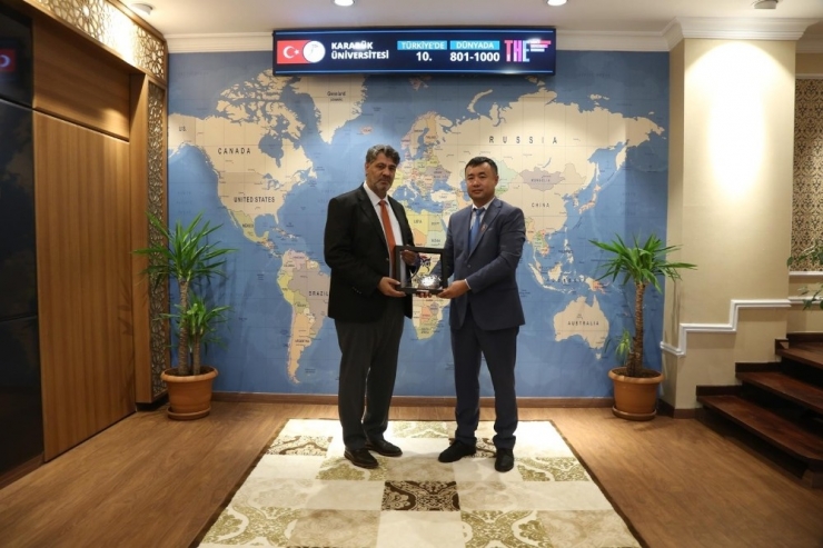 Kırgızistan Oş Devlet Üniversitesi İle İş Birliği Protokolü