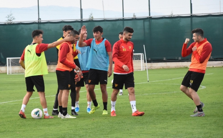 Göztepe’nin Yıldızları Gelecekten Umutlu