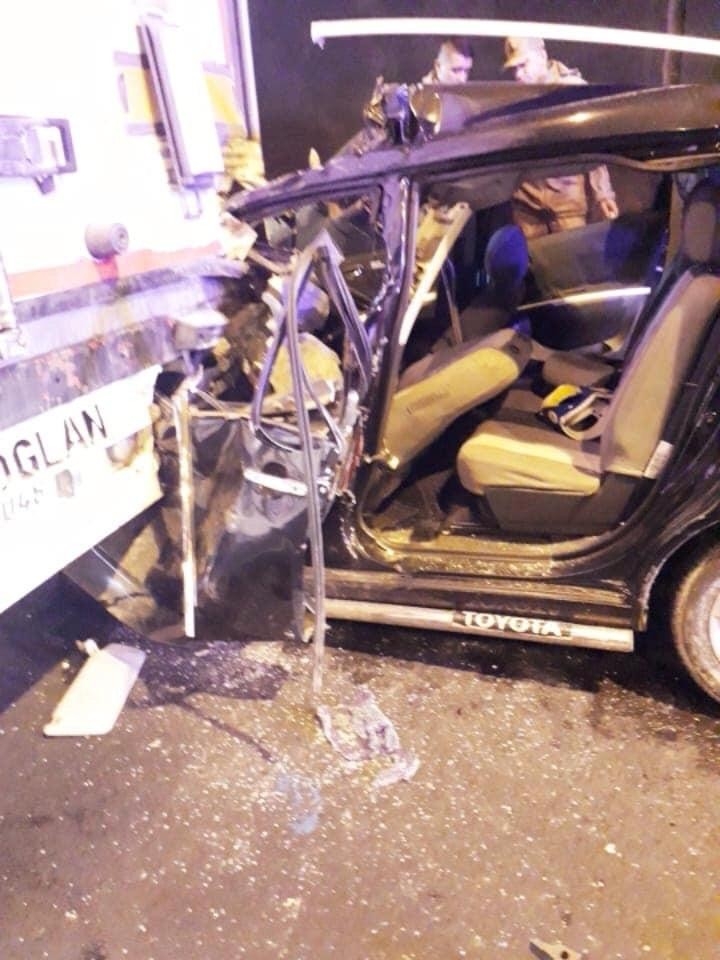 Otomobil Tıra Çarptı: 1 Yaralı