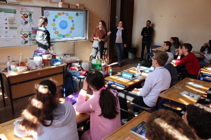 Öğrencilere ‘Geri Dönüşüm’ Eğitimi Verildi