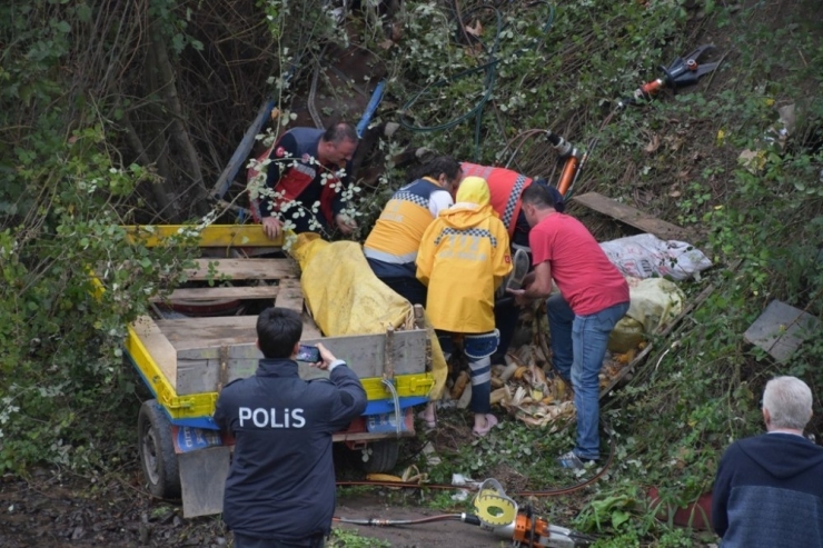 At Arabası Dereye Uçtu: 1’i Ağır 2 Yaralı