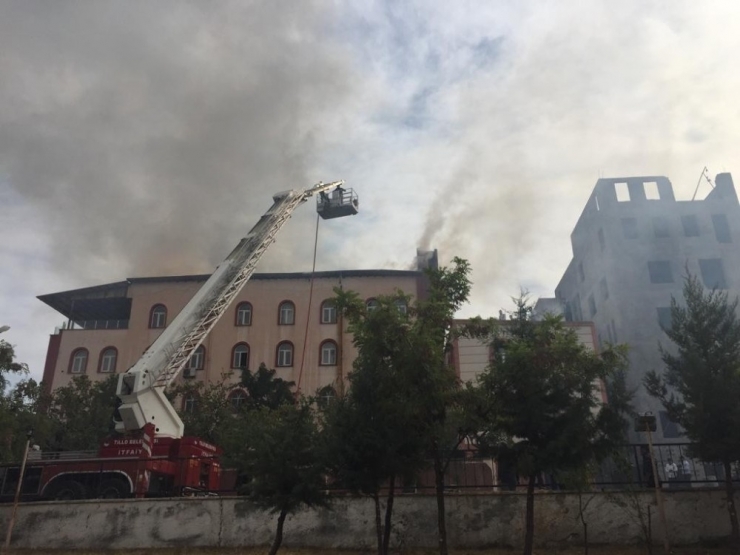 Siirt’te Kur’an Kursu Binasında Yangın: 80 Öğrenci Tahliye Edildi
