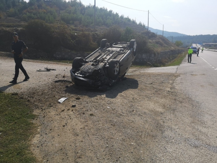 Boyabat’ta Otomobil Takla Attı: 1 Yaralı