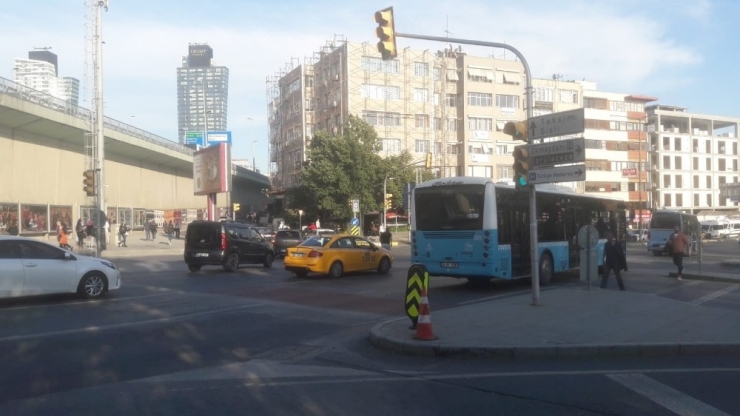 Şişli’de Yürekleri Ağza Getiren Kaza Kamerada