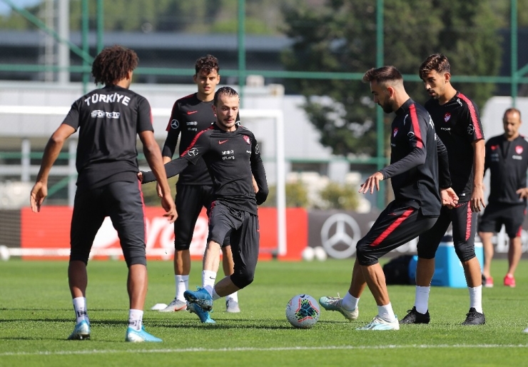 A Milliler, Fransa Hazırlıklarına Başladı