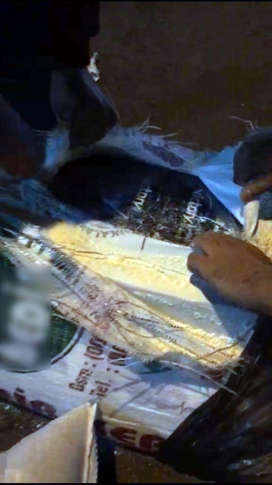 Un Çuvalında 2 Bin 550 Paket Kaçak Sigara Ele Geçirildi