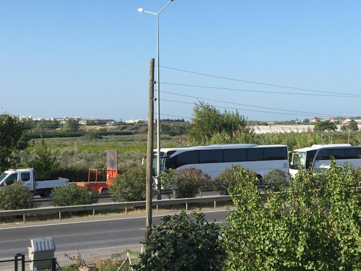 Tur Otobüslerinin Kazası Ucuz Atlatıldı