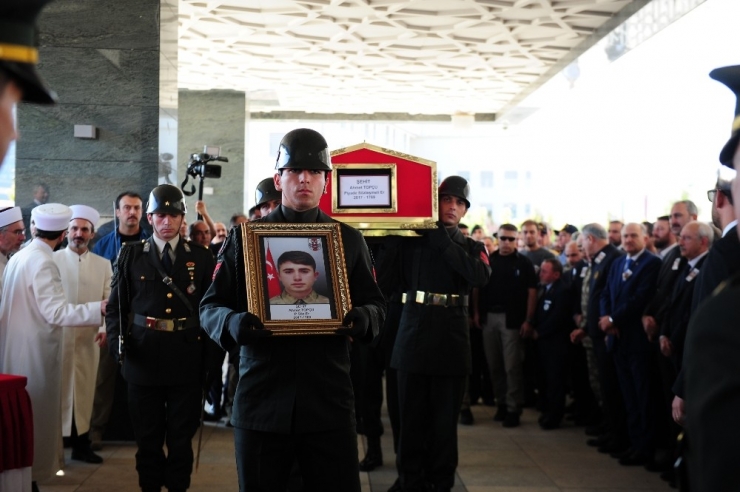 Barış Pınarı Harekâtı’nın İlk Asker Şehidi Son Yolculuğa Uğurlandı