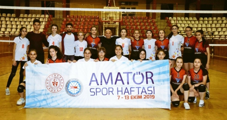 Sivas’ta Voleybol Turnuvası Düzenlendi