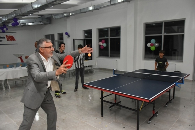 İnönü’de Masa Tenisi Turnuvası Şampiyonu Adnan Özdamar Oldu