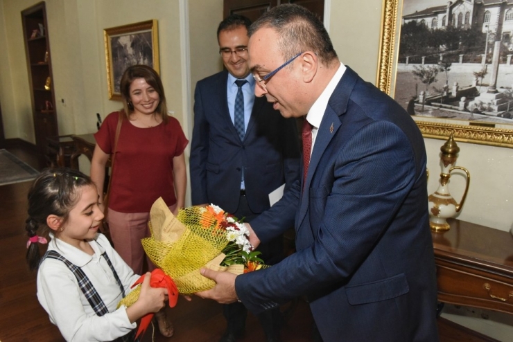 Rekortmen Okuldan Vali Soytürk’e Ziyaret