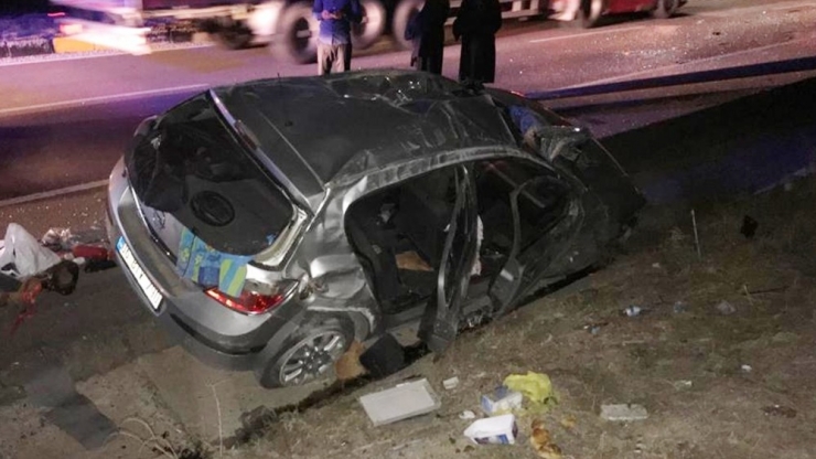 Köpeğe Çarpmamak İçin Direksiyonu Kırınca Kaza Yaptı: 5 Yaralı