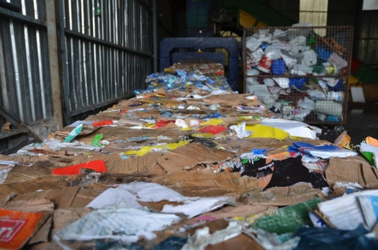 Kuşadası’nda 6 Ayda 2896 Ton Ambalaj Atığı Ekonomiye Kazandırıldı