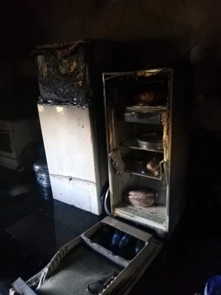 Mutfakta Çıkan Yangın Evi Yakıyordu
