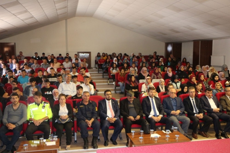 Yazar Hayati İnanç: "Askerlerimize Dua Edelim"