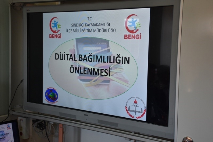 Sındırgı’da Okullarda Telefon, Tablet Yasak