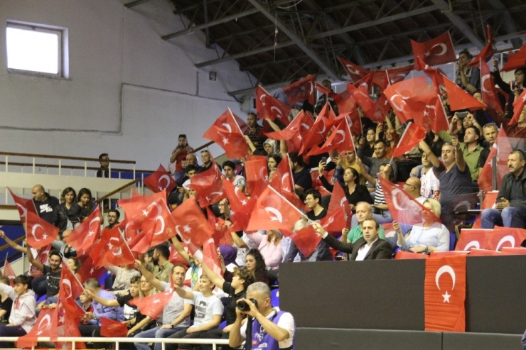 Türkiye Basketbol 1. Ligi: Balıkesir Büyükşehir Belediyespor: 68 - Bandırma Kırmızı: 67