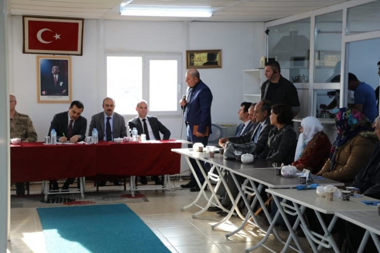 Vali Öksüz, Paşaçayır Mahallesi Sakinleriyle Buluştu