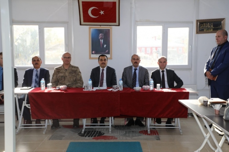 Vali Öksüz, Paşaçayır Mahallesi Sakinleriyle Buluştu