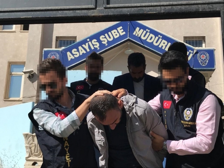 Gasp Ettikleri Malzemeleri Paylaşamayınca Bir Birlerini Vurdular