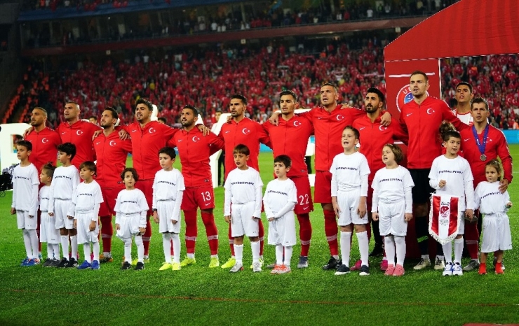 Ay-yıldızlılar Liderlik İçin Sahaya Çıkıyor