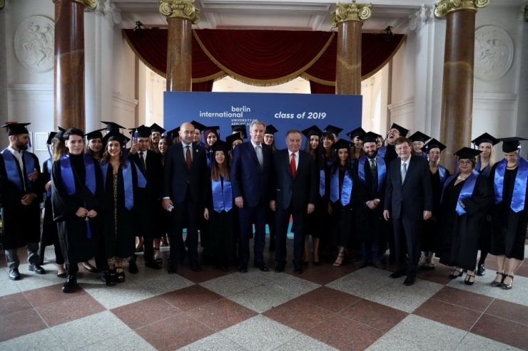 Bau Internatinal 3. Dönem Mezunlarını Verdi