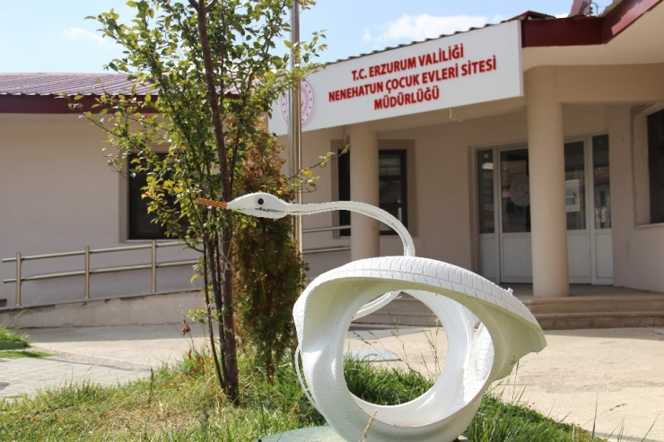 Aşçı Şaban Usta Araba Lastiklerinden Sanat Eseri Yapıyor