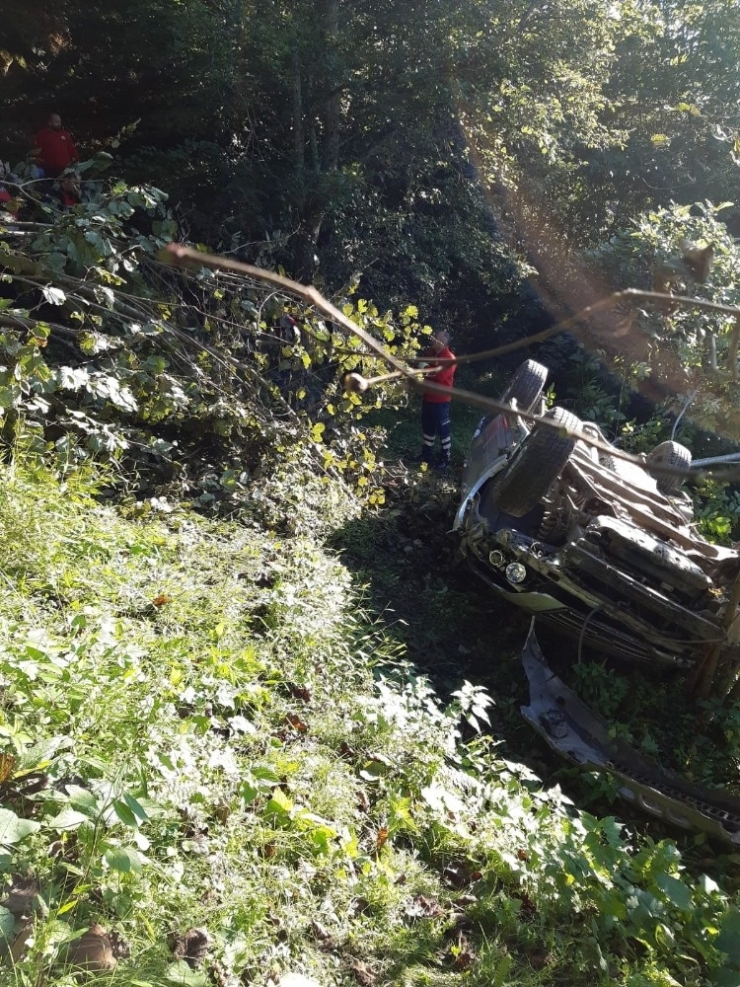 Direksiyon Hakimiyeti Kaybolan Otomobil Devrildi: 1 Ölü