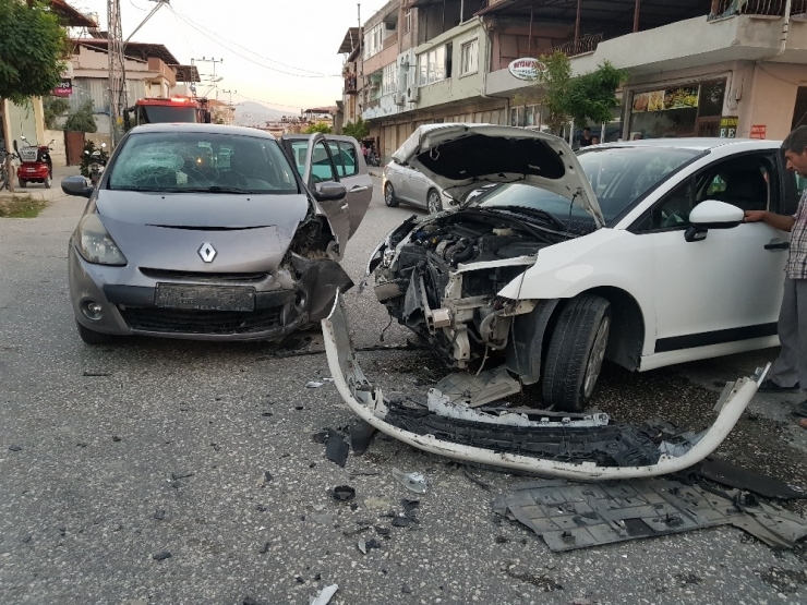 Hatay’da Trafik Kazası: 3 Yaralı