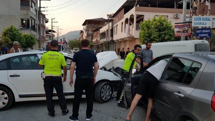 Hatay’da Trafik Kazası: 3 Yaralı