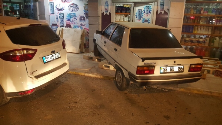 Fren Yerine Gaza Basınca Markete Girdi