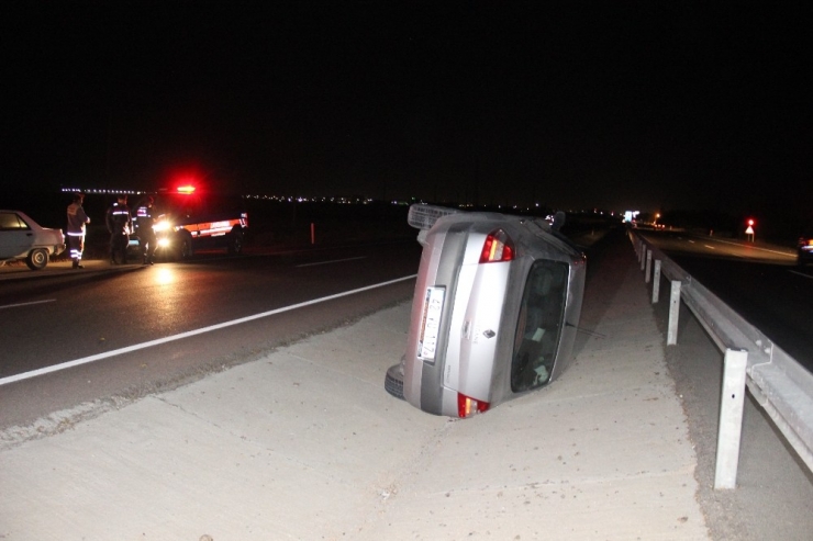 Köpeğe Çarpmamak İçin Ani Fren Yapınca Kaza Yaptı: 2 Yaralı