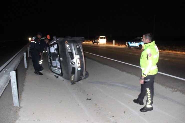 Köpeğe Çarpmamak İçin Ani Fren Yapınca Kaza Yaptı: 2 Yaralı