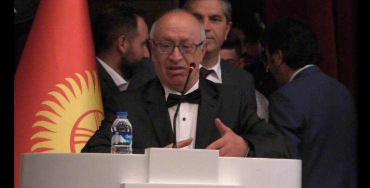 Kars’ta “Aşık Şenlik Festivali’nin Moderatörlüğü Salih Şahin Yaptı