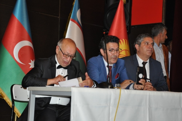 Kars’ta “Aşık Şenlik Festivali’nin Moderatörlüğü Salih Şahin Yaptı