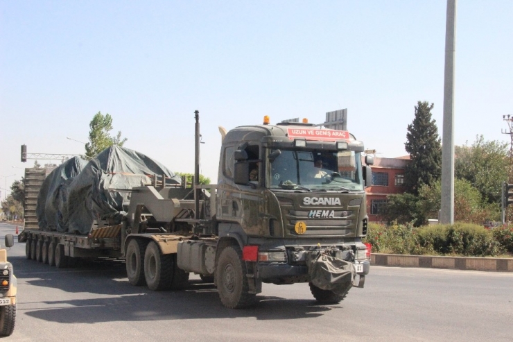 Sınıra Sevkiyat Sürüyor