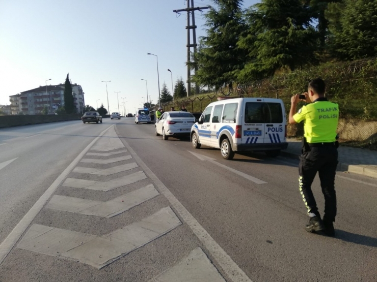 Otomobilin Çarptığı Elektrikli Bisiklet Sürücüsü Hayatını Kaybetti