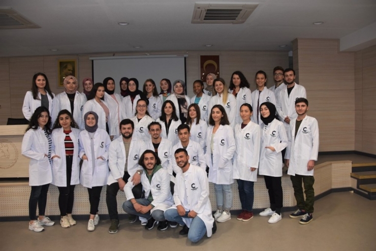 Omü’nün Kimyager Adayları Beyaz Önlüklerini Giydi