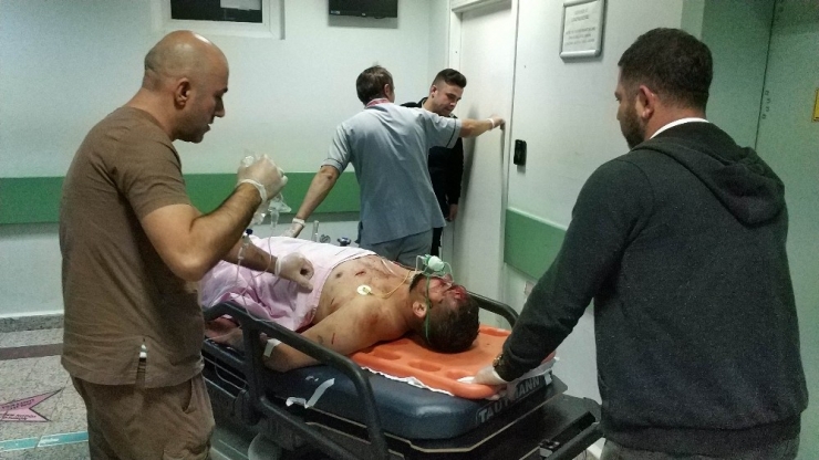 Millet Bahçesi İnşaat Alanında Bıçaklı Kavga:1’i Ağır 3 Yaralı