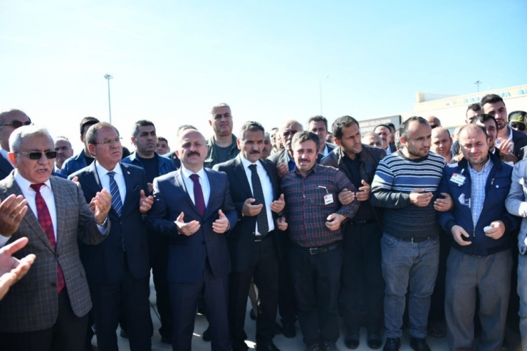 Yıldırım Düşmesi Sonucu Şehit Olan Asker Gözyaşları İçinde Karşılandı