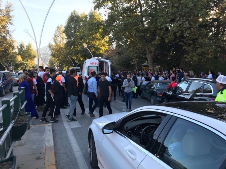 5 Metrelik İhmal: 2 Genç Yaralandı