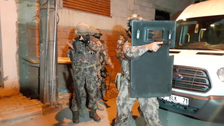 Akustik Gitardan Uyuşturucu Çıktı