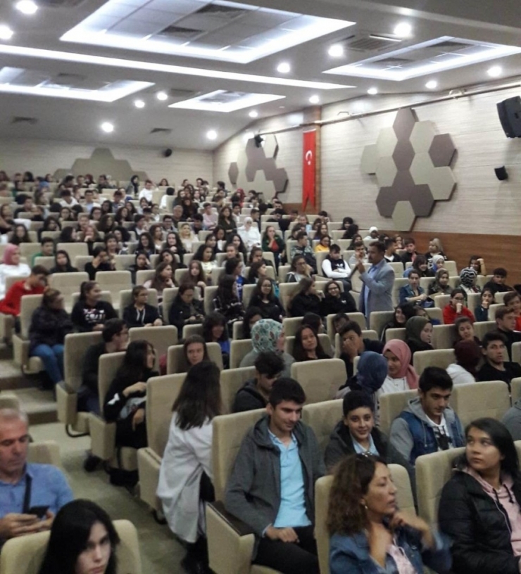 ’Gençlerde Ruh Sağlığı’ Paneli Yapıldı