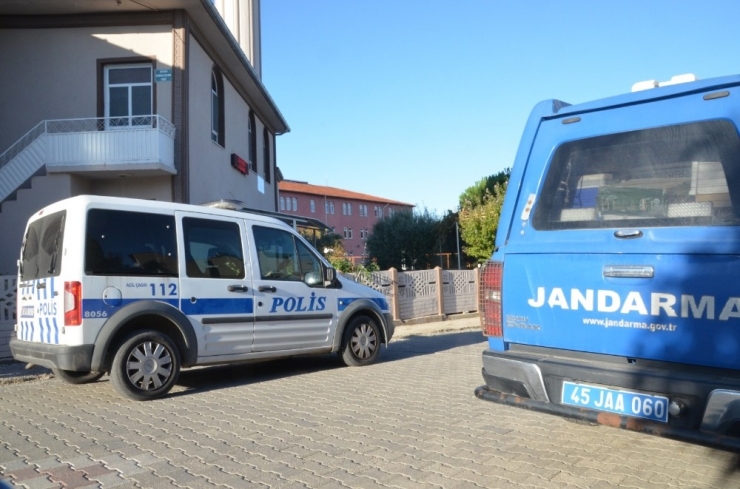 Camide Ölü Bulundu