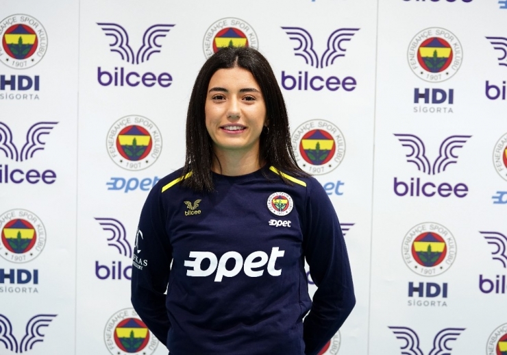 Melis Yılmaz: “Fenerbahçe’de Oynuyorsanız Hedefiniz Her Zaman Şampiyonluk”