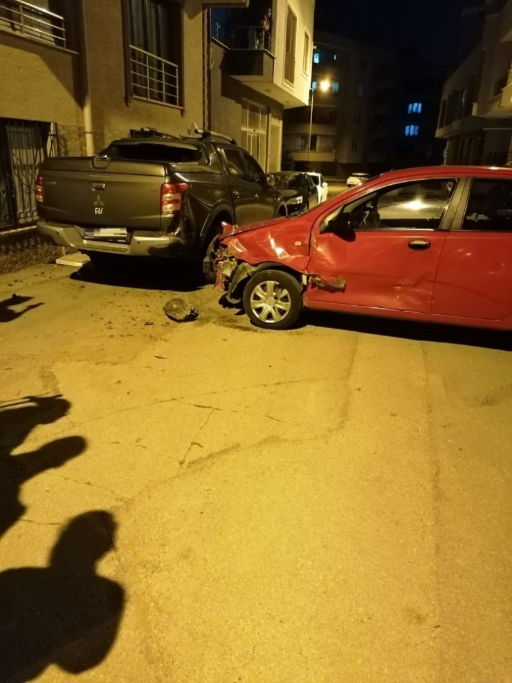 Kaza Sonrası El Frenini Çekmeyi Unuttu, Faciadan Dönüldü