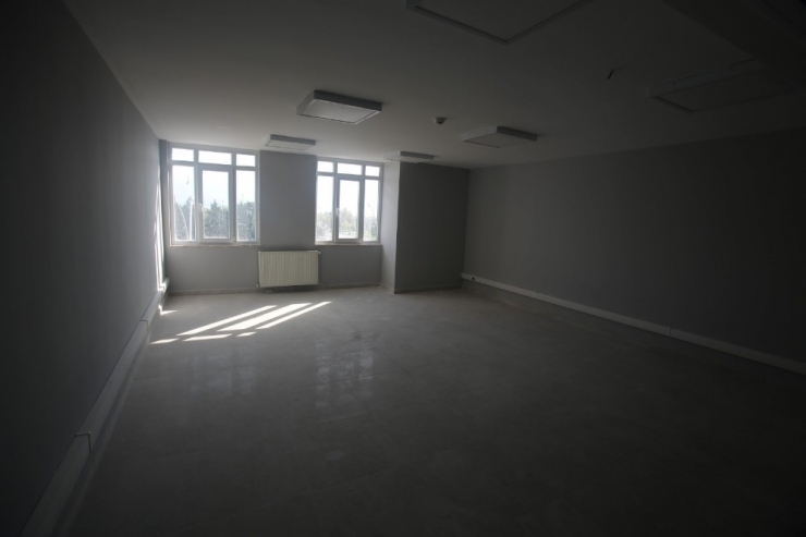 Üniversitelilerin Eğitimine Yön Verecek Merkez Tamamlanıyor