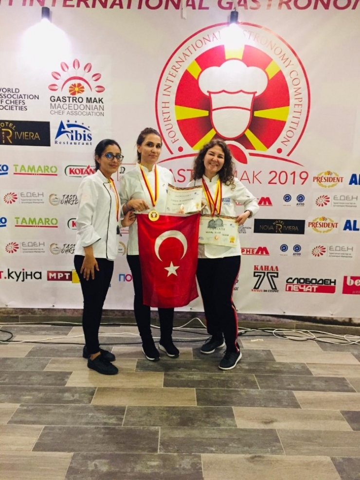 Subü Öğrencileri Gastronomi Yarışması’ndan Madalya İle Döndü