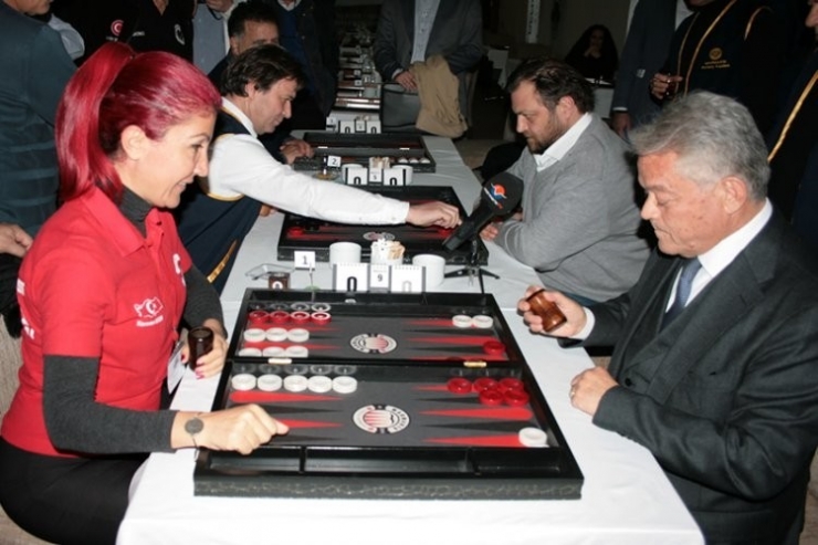 Marmaris’te Zarlar Bu Sefer Eğitime Destek İçin Atılıyor